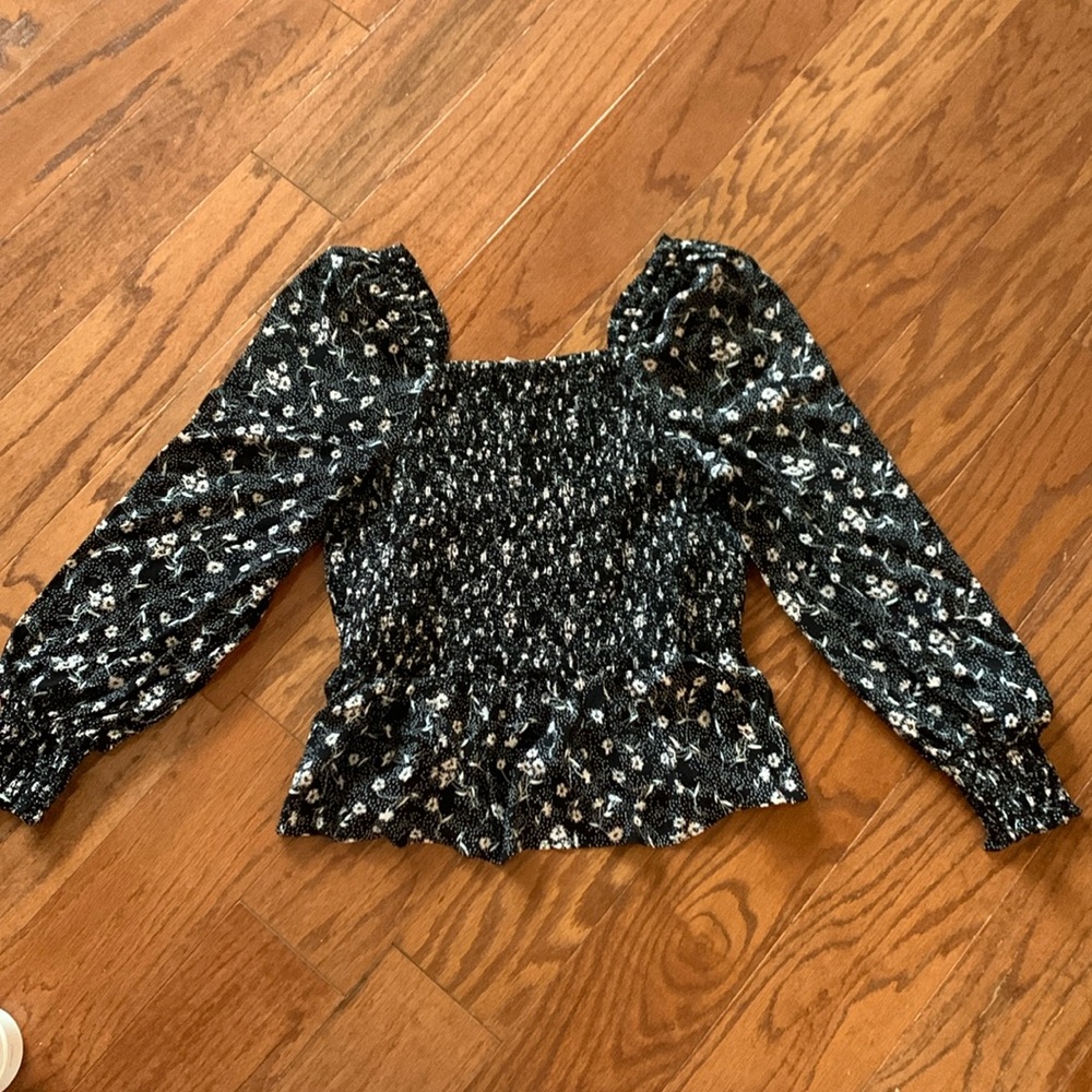 Chelsea 28 black & white long sleeve top   Never worn